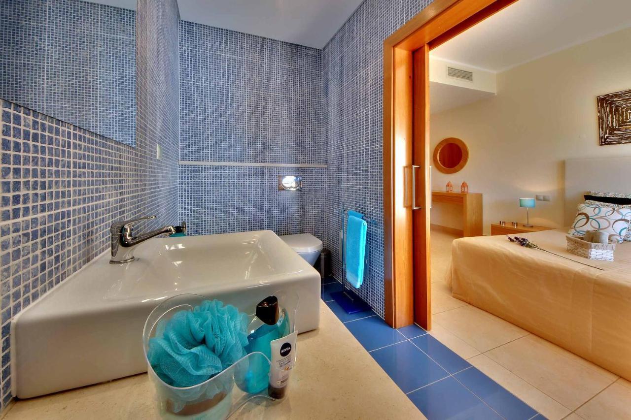 Villa Aqua